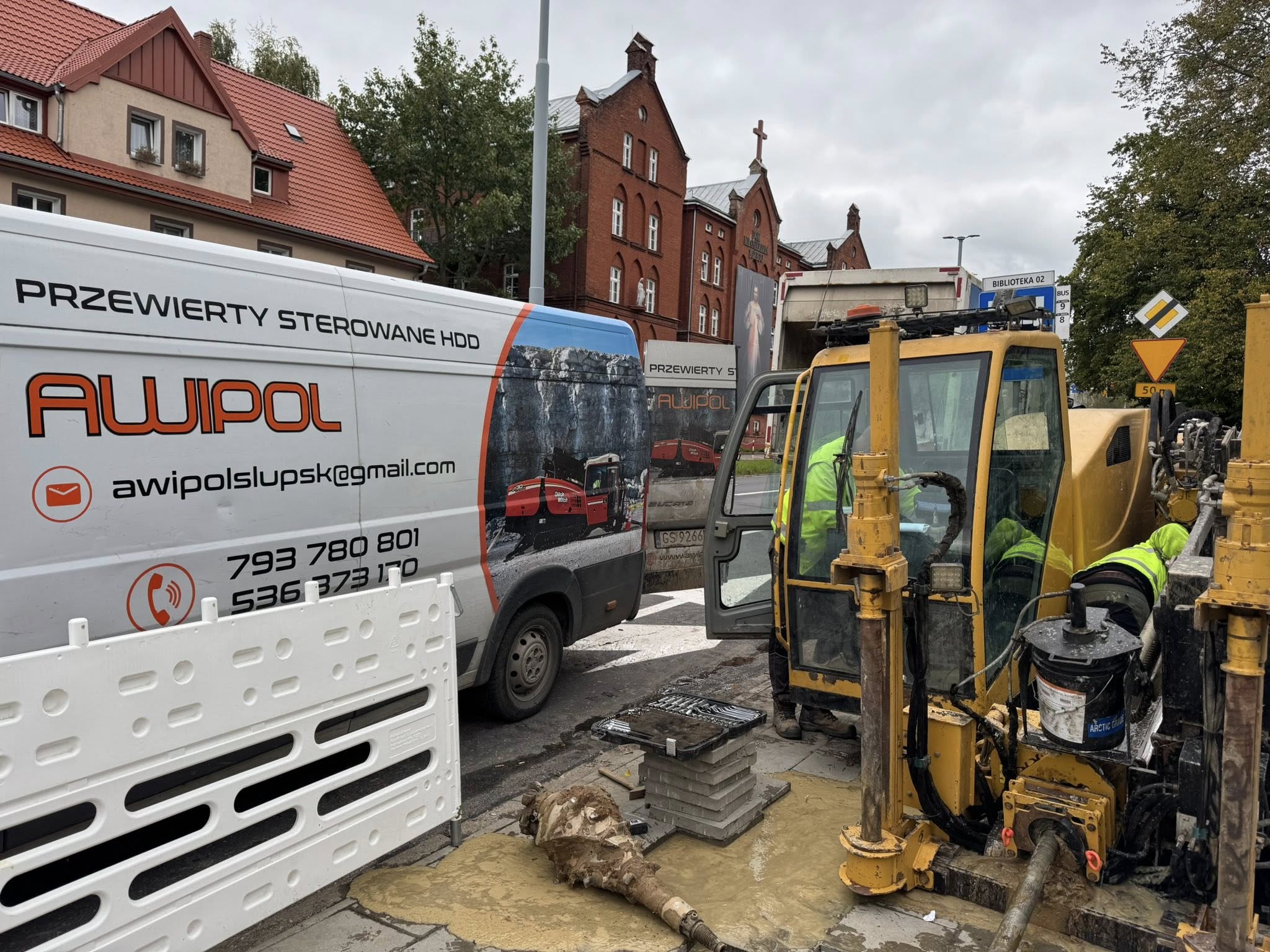 Układanie rur PE bezwykopowo – AWIPOL